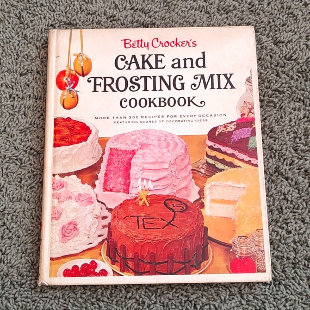 Vintage Betty Crocker's Cake and Frosting Mix Cookbook